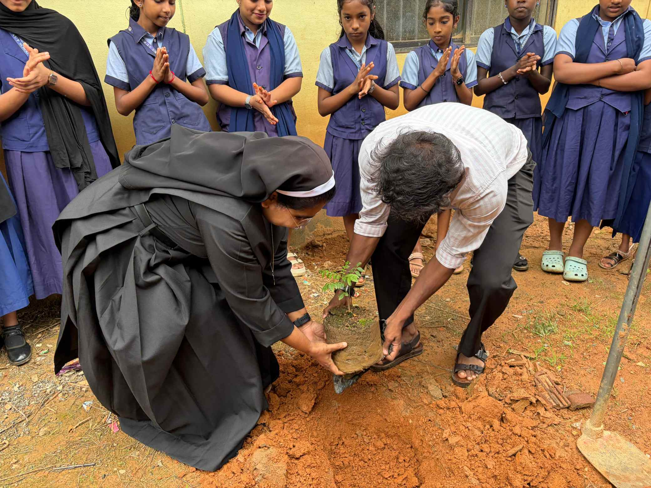 DWARAKA AUP SCHOOL NALLOORNAD